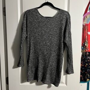 Gray Ribbed Long Sleeve Sweater w/Twisted Back
